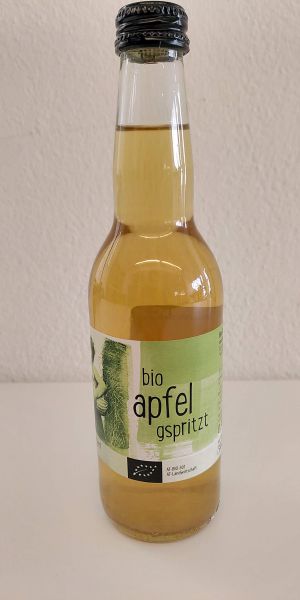 Bio Apfelsaft gespritzt