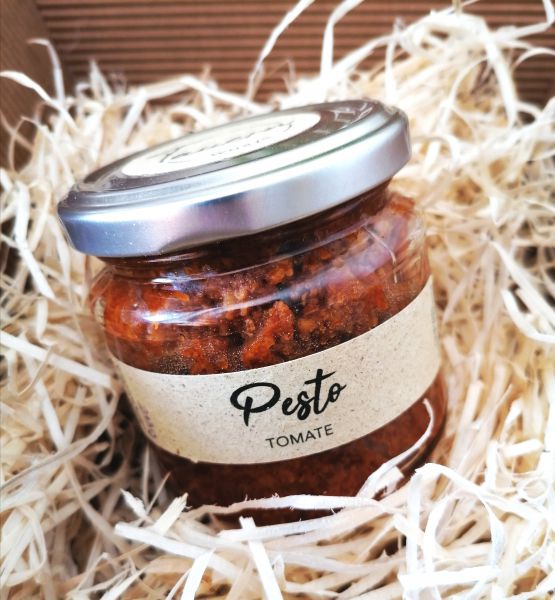 Tomaten-Mandel Pesto