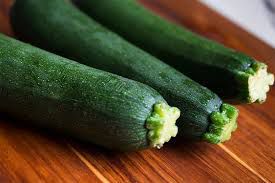 Zucchini grün