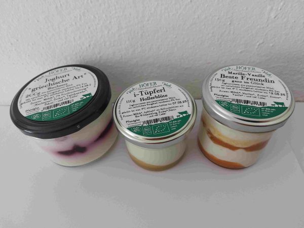 Aktionspaket Kuh: 3 Gläser Joghurt mit verschienden Geschmacksrichtungen