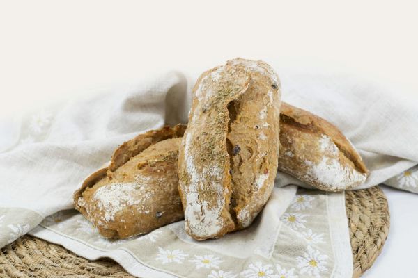 Bio Ciabatta mit Oliven und Tomaten (klein)