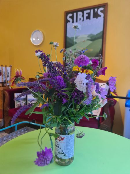 Gebundener Blumenstrauß (saisonal wechselnd)