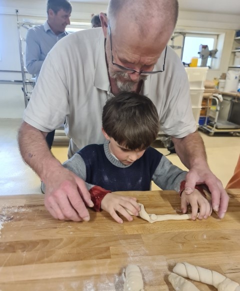 Fritz-Protcnik-mit-Kind-1McwATokvN29Jm