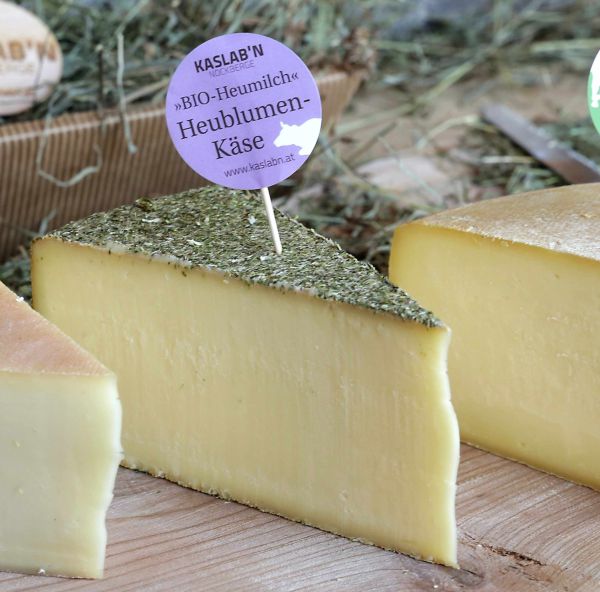 Heublumenkäse aus Bio-Heumilch (2,99/100g)