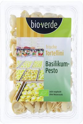 Frische Tortellini mit Basilikum-Pesto