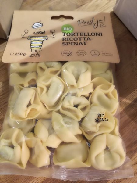 Frische Tortellini mit Ricotta & Spinat