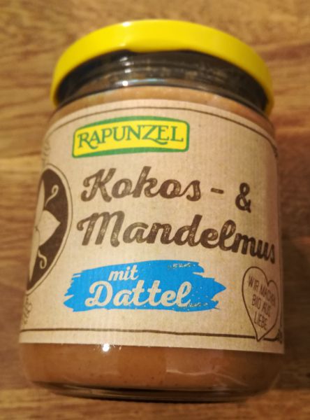 Kokos- & Mandelmus mit Dattel