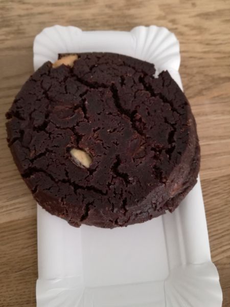 Dinkel--Cookie mit Schokostücken