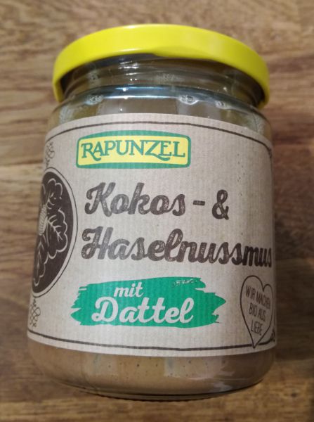 Kokos- & Haselnussmus mit Dattel