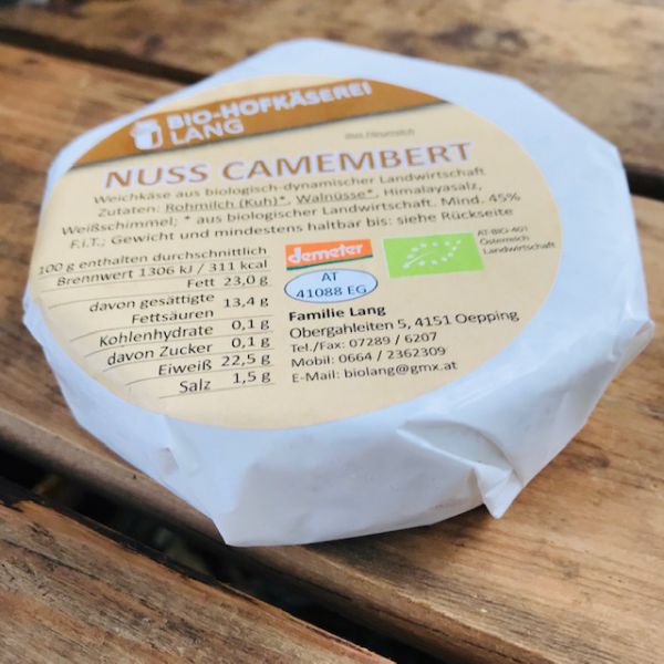 Camembert mit Nuss (24,90 €/kg)