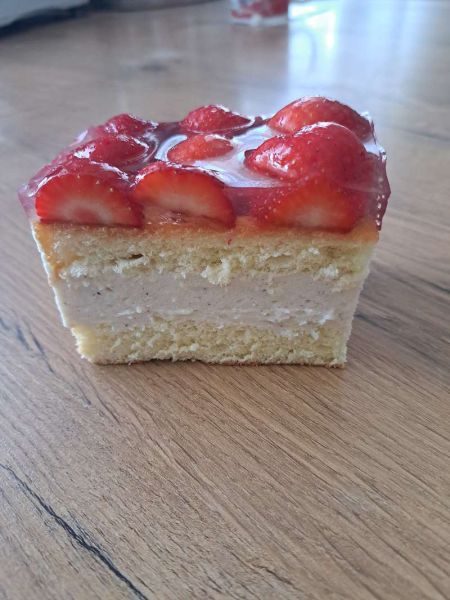 Erdbeer-Vanilleschnitte