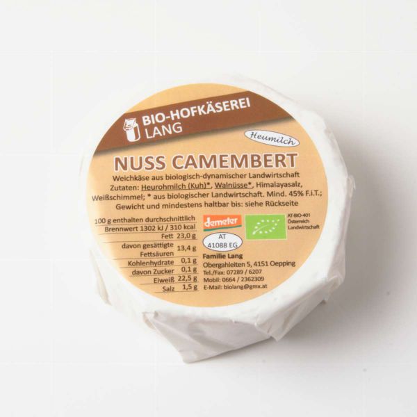 Camembert mit Nuss € 24,20 /kg