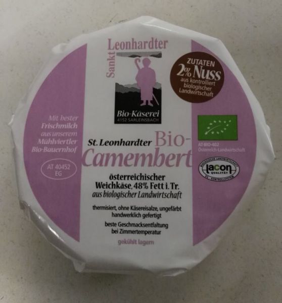 Camembert m. Nuss, St. Leonhardter (Verrechnung n. tatsächlichem Gewicht)