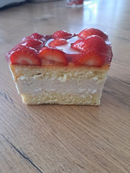 Erdbeer-Vanille-Schnitte