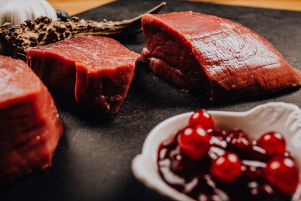 Wildsteak vom Kaiserteil natur, ca. 300g (€ 46,10/kg)