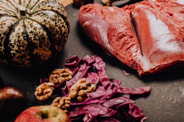 Wild-Schulter ganz, ca. 500g (€ 31,08/kg)