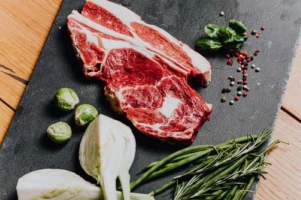 Rostbraten im Ganzen (€ 46,10/kg)