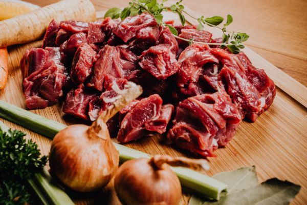 Wild-Ragout geschnitten, ca. 500g (€ 30,34/kg)