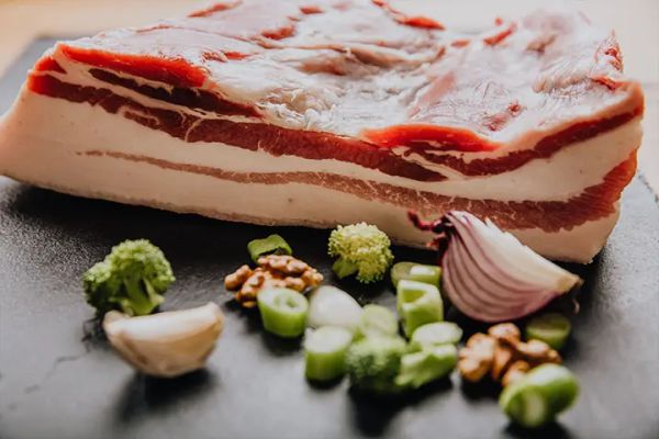 Bauchfleisch ausgelöst (€ 20,58/kg)