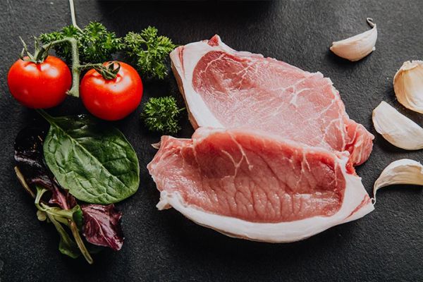 Karreesteak mariniert geschnitten (€ 40,22/kg)