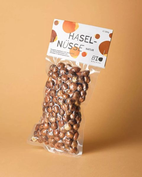 Haselnüsse ganz natur