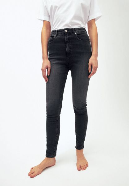 Jeans Ingaa